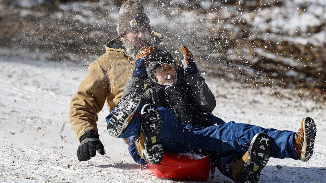 Snow, sleet or freezing rain expected tonight. Forecast for Raleigh & Durham