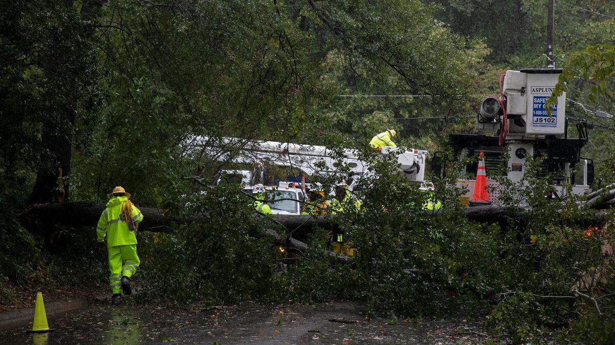 Ian knocks out power, trees and more as storm damage in Triangle mounts