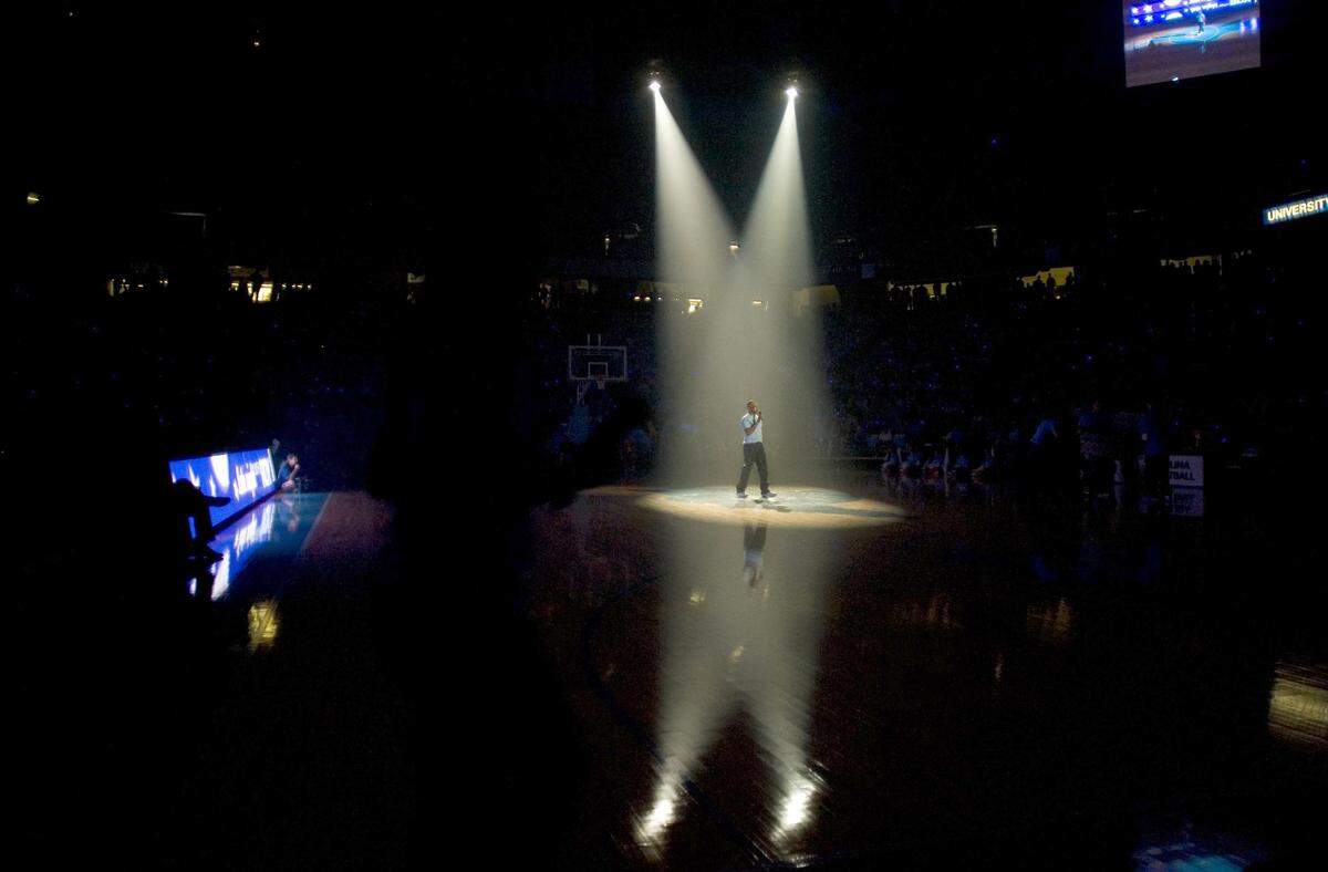 ESPN's Stuart Scott, a UNC graduate, is the master of ceremonies for the annual "Late Night with Roy Williams" event in October 2007.