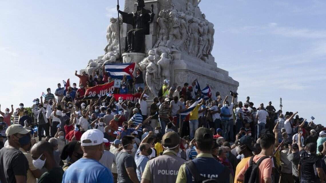 I was an American in Cuba. Lift the embargo and let freedom ring.