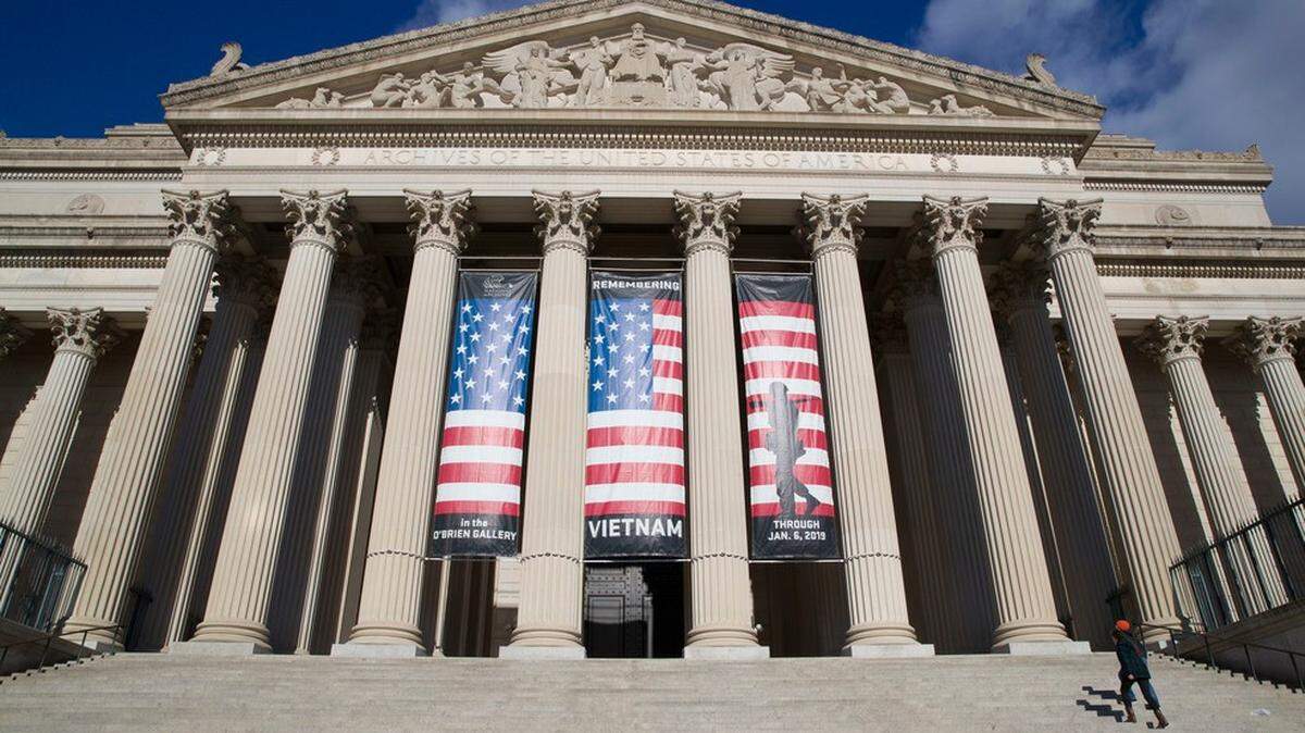 The National Archives building in Washington, D.C. (AP photo)