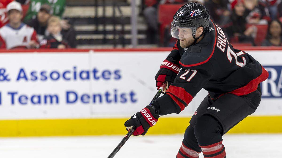 Carolina Hurricanes left wing Nikolaj Ehlers (27) moves the puck in the first period against Dallas on Tuesday, January 6, 2026 at Lenovo Center in Raleigh, N.C.