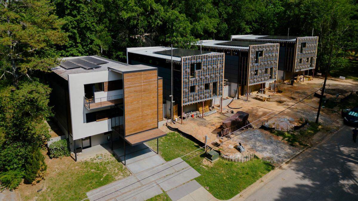 Currently under construction, Tower Raleigh is a collection of four modern, net-zero-energy (NZE) homes, at 920 Tower Street, near the Village District and Jaycee Park.
