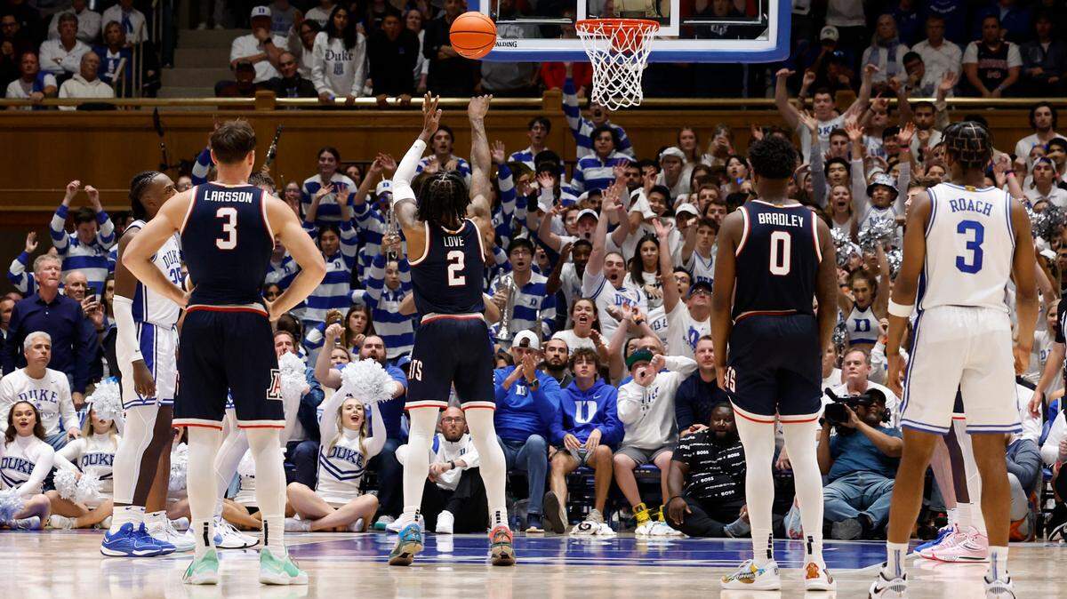 Arizona’s Caleb Love (2) hits a free throw with four second left in Arizona’s 78-73 victory over Duke at Cameron Indoor Stadium in Durham, N.C., Friday, Nov. 10, 2023.