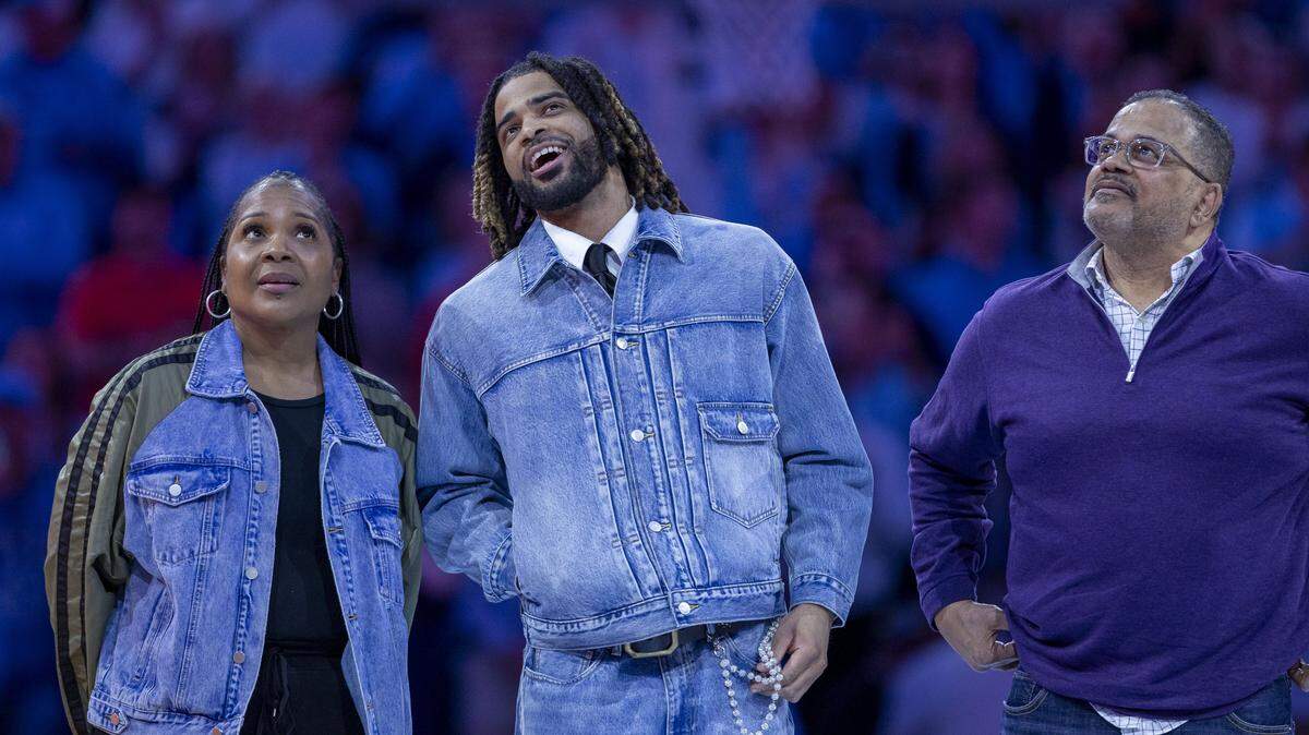 Former Tar Heel R.J. Davis is honored at halftime of the North Carolina vs Clemson game, as he has his jersey hung in the rafters of the Smith Center on Tuesday, March 3, 2026 in Chapel Hill, N.C. 