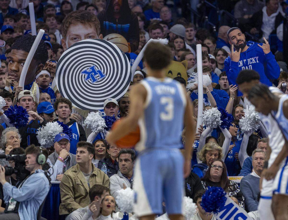 North Carolina guard Derek Dixon (3) steps to the free throw line, facing a barrage of distractions from the Kentucky student section, in the first half on Tuesday, December 2, 2025 at Rupp Arena in Lexington, Ky.