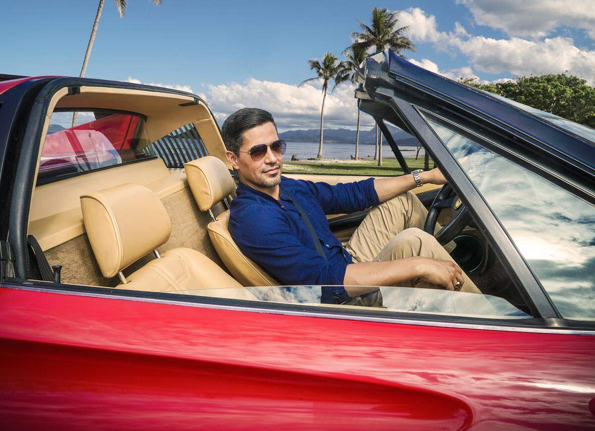 Jay Hernandez as Thomas Magnum in CBS’ ”Magnum P.I.” reboot.