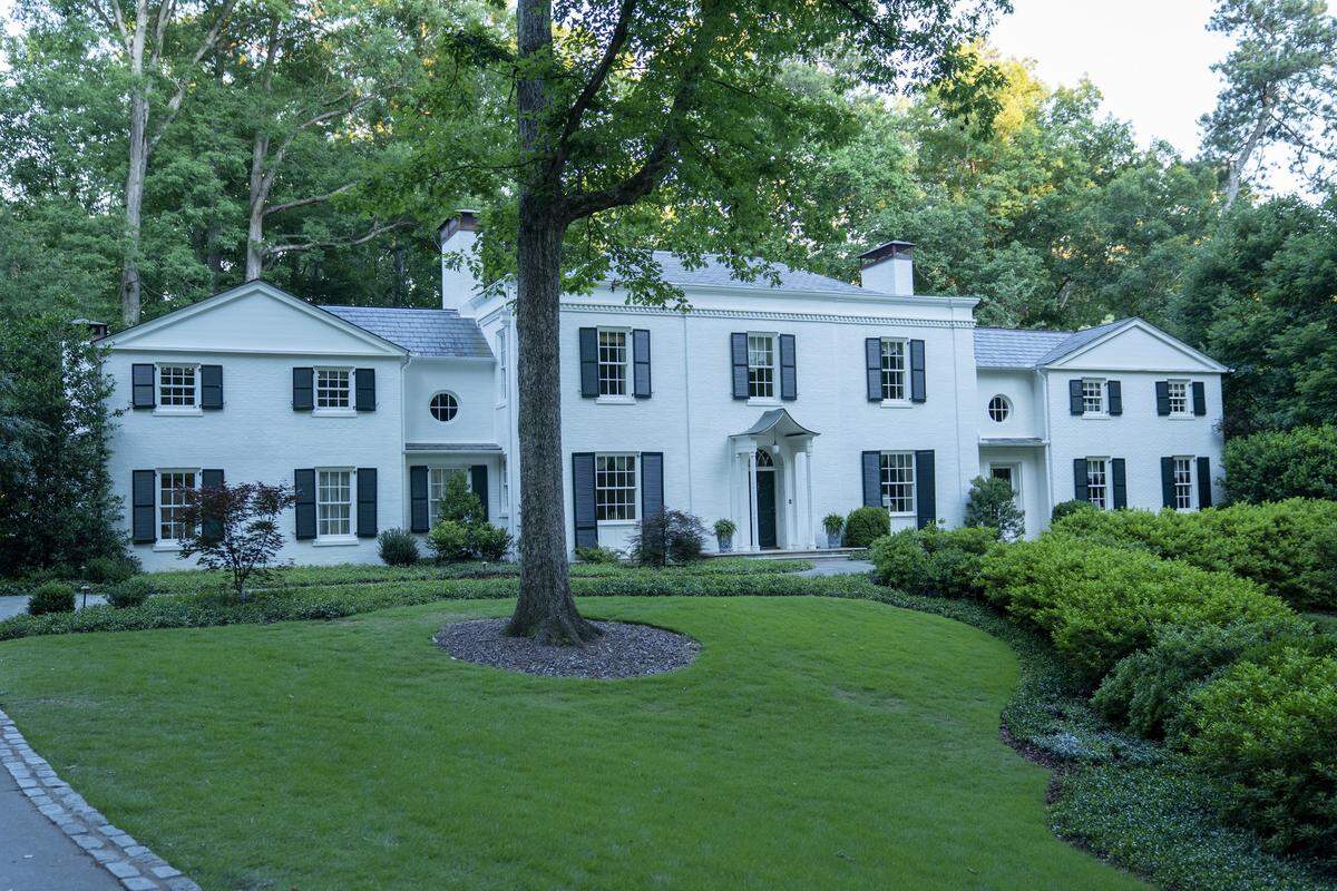 Michael Peterson’s Durham home as depicted in the HBO Max series “The Staircase.”