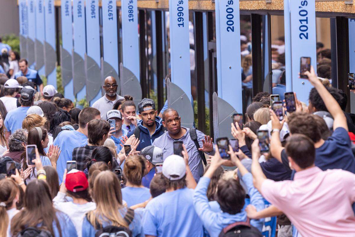 Head Coach Hubert Davis and the UNC’s men’s basketball team receive a warm welcome at the Dean Smith Center Tuesday, April 5, 2022 after falling to Kansas in the NCAA championship.