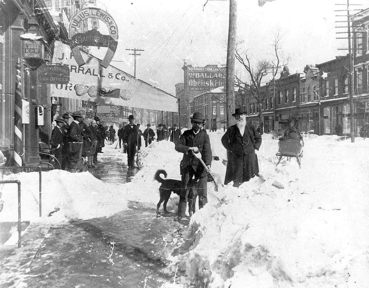 The Great Snow of 1899 in Raleigh. From the General Negative Collection. Courtesy of the State Archives of North Carolina, Raleigh, NC.