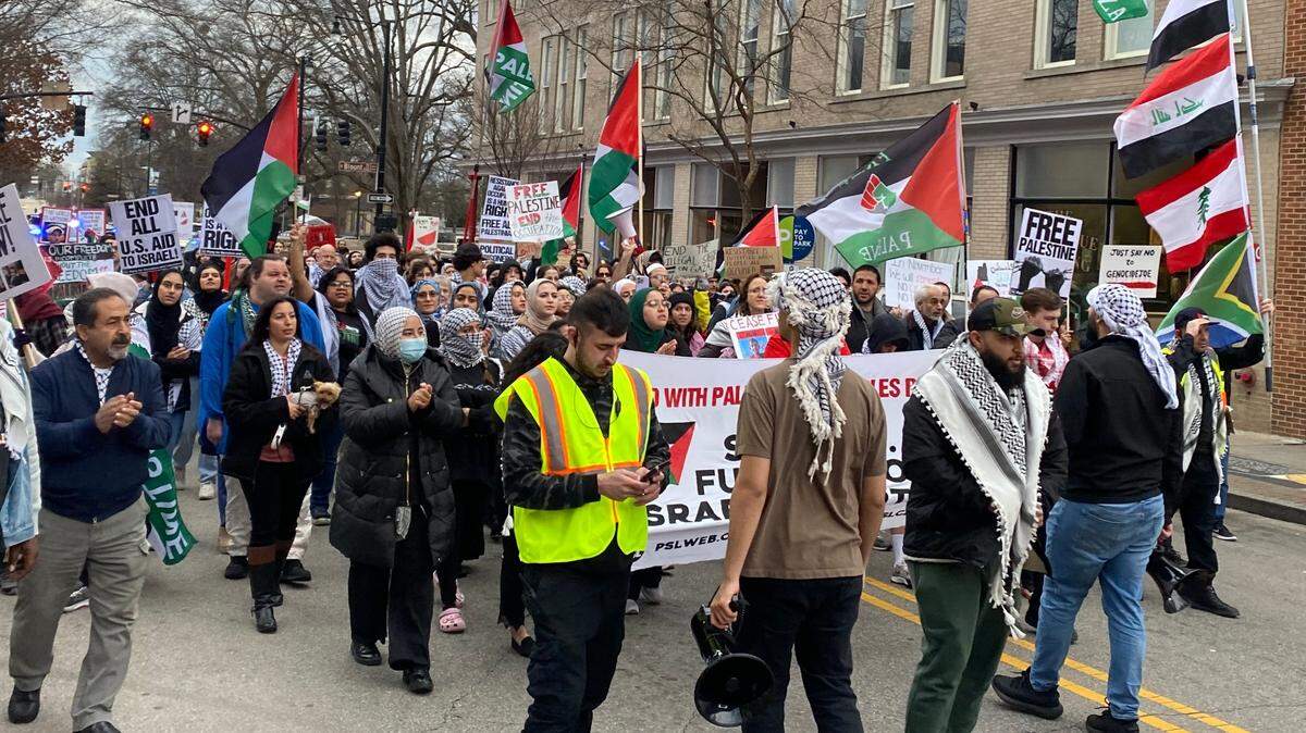 Protesters block traffic in downtown Raleigh, demanding Gaza ceasefire