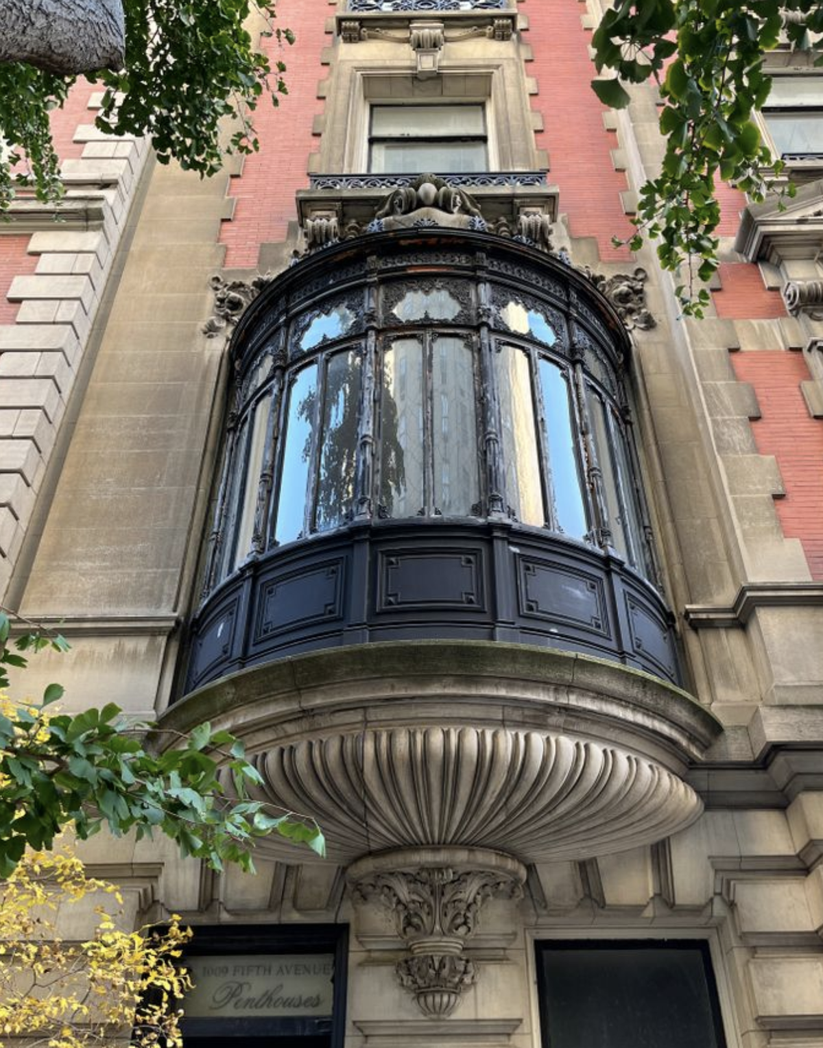 1009 Fifth Avenue at East 82nd Street, New York City