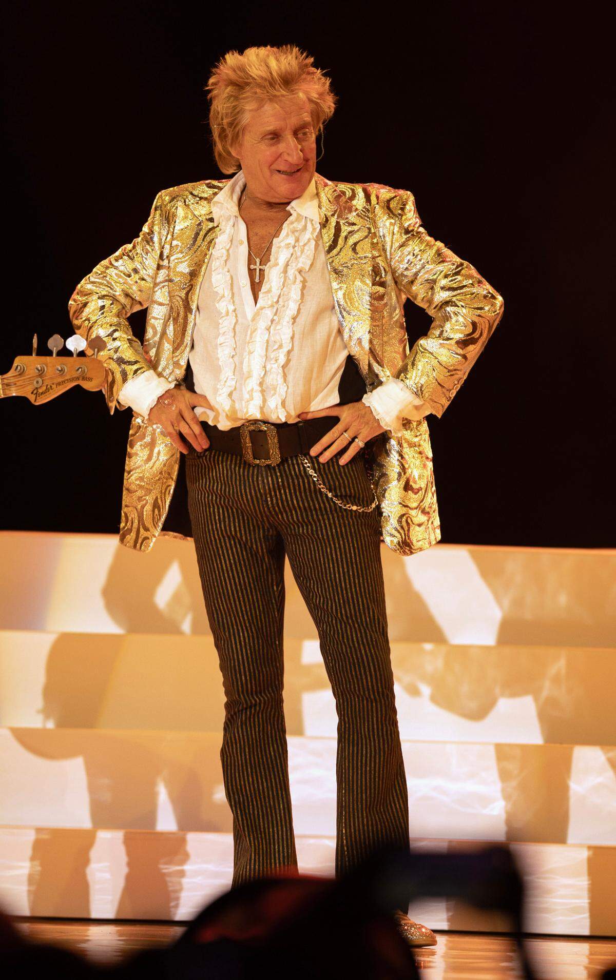 Rod Stewart strikes a pose at Raleigh, N.C.’s Coastal Credit Union Music Park at Walnut Creek, Tuesday night, July 8, 2025.