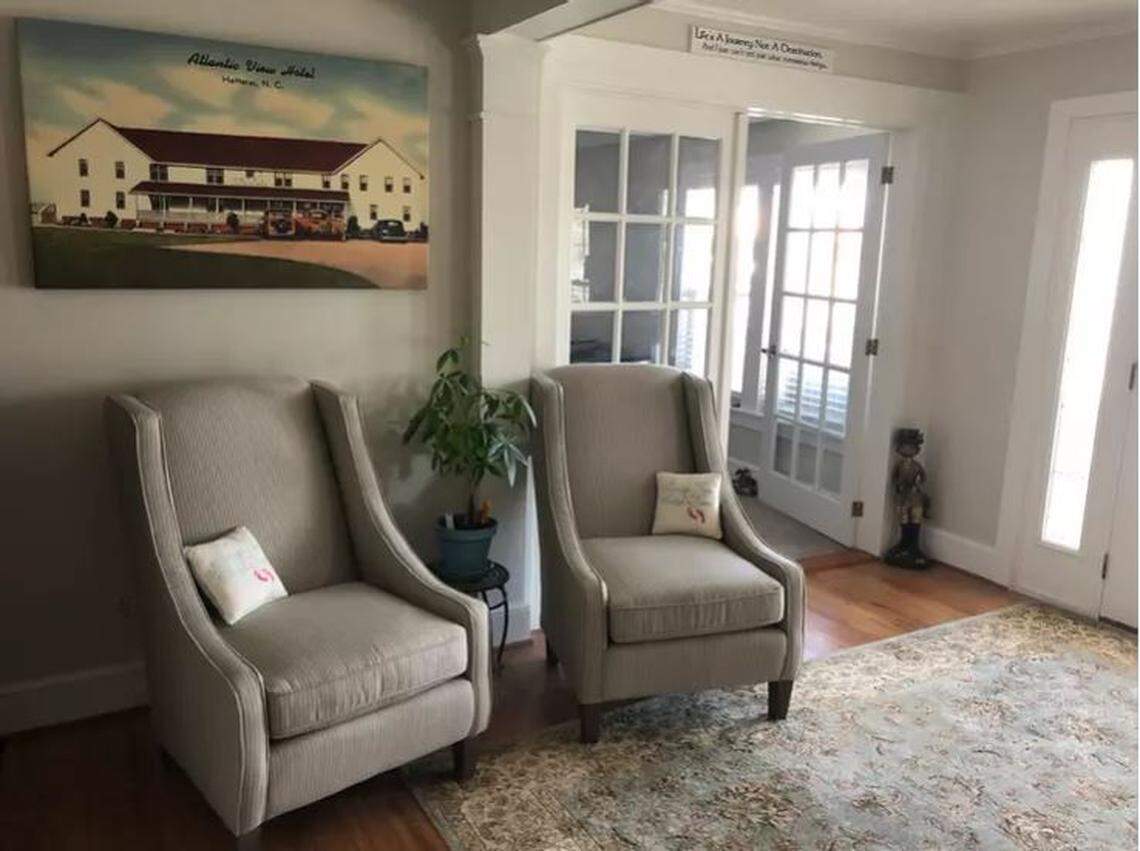 A couple is renovating an inn on the Outer Banks.