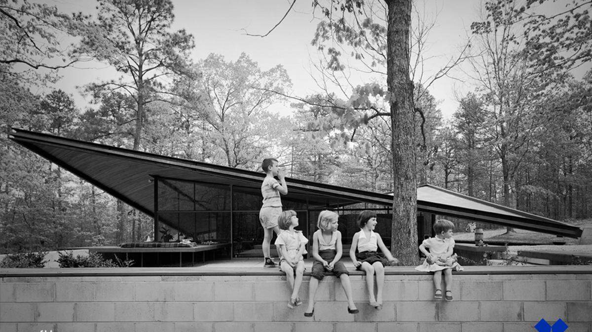 The 1954 “hyperbolic-parabaloid” Modernist house built by Eduardo Catalano, who taught architecture at NC State University, was demolished in 2001.