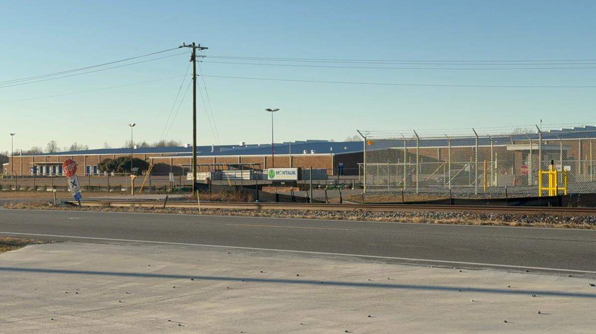 Montauk Energy’s warehouse on Highway 24 will be the site of its project to generate electricity by sending hog waste through ovens. By heating hog waste, the company will generate biogas that will then be used to power on-site microturbines and create power to sell to Four County Electric Membership Corporation. The facility will also generate renewable energy credits for sale to utilities across the state.