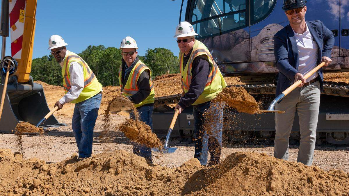 Minnesota development firm Oppidan Investment Company and Boston private equity firm Rockpoint Group partnered on Apex Commerce Center, the first phase of which will be completed in late 2022.