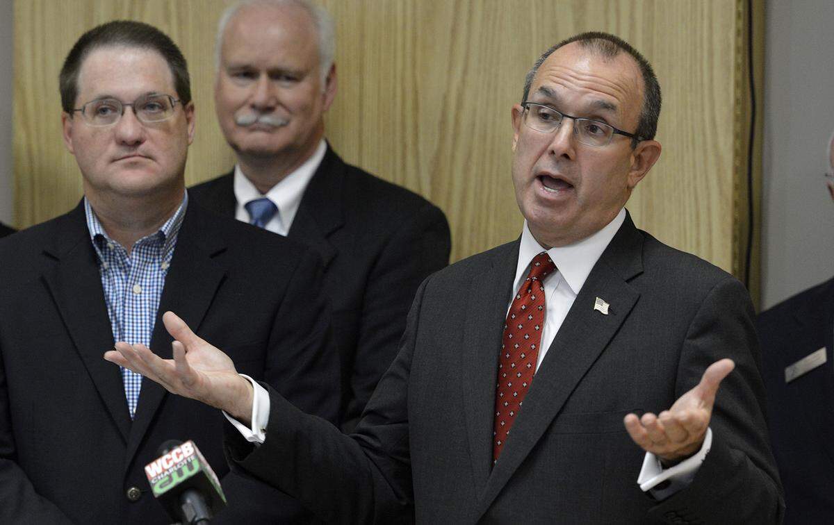 North Carolina Sen. Jeff Tarte (R-Mecklenburg) speaks at a press conference at the Lake Norman Chamber of Commerce in Cornelius, Friday, November 13, 2015.