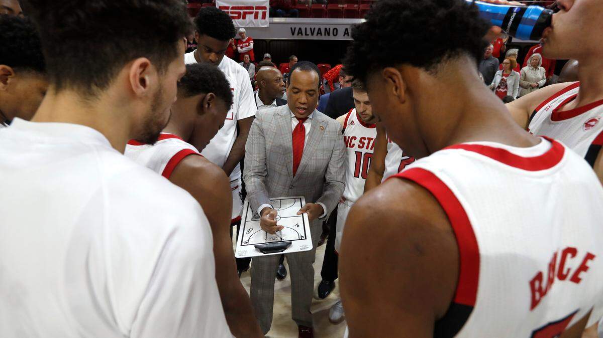 N.C. State head coach Kevin Keatts instructs his team before N.C. State’s game against Hofstra at Reynolds Coliseum in Raleigh, N.C., Tuesday, March 19, 2019.