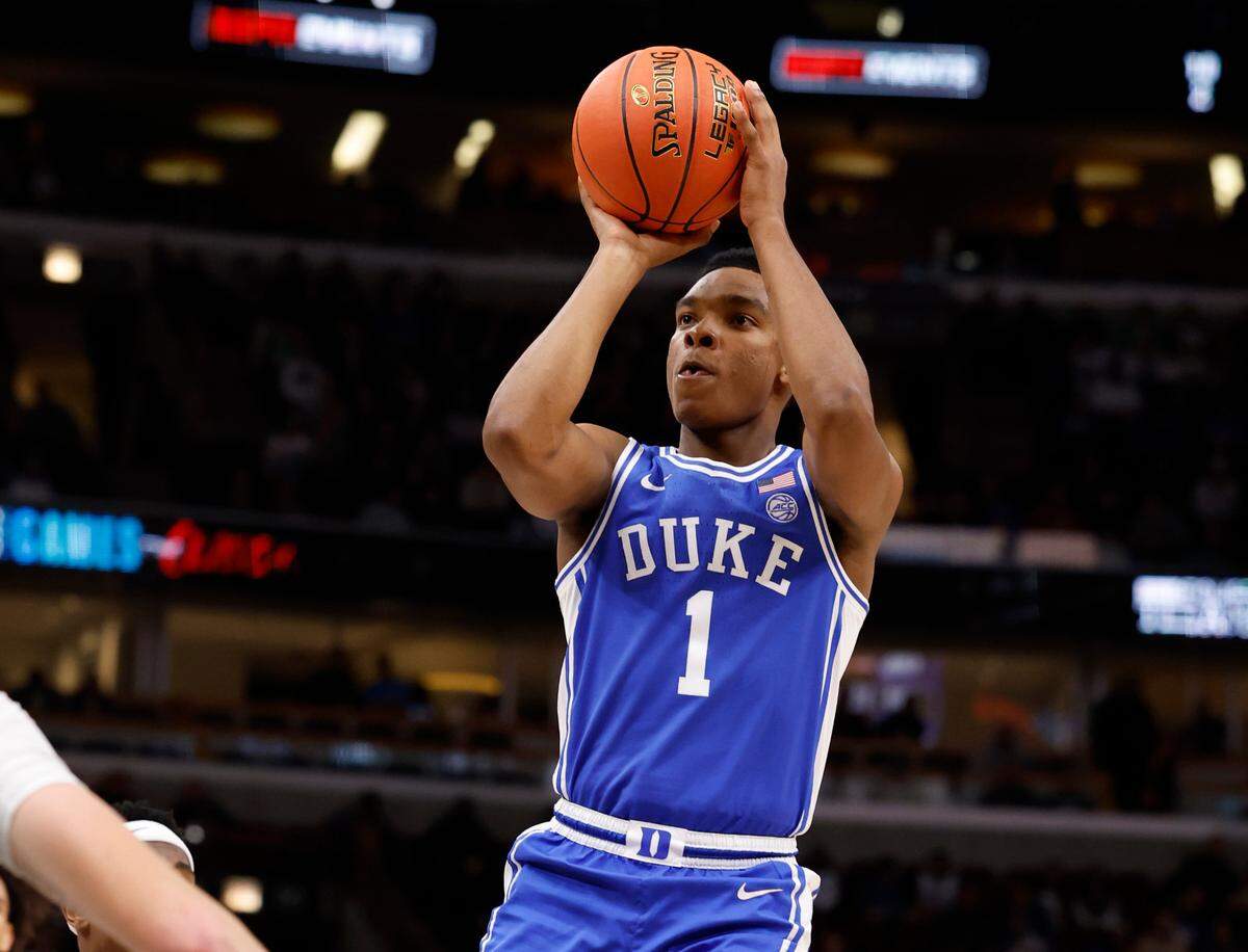Duke’s Caleb Foster (1) shoots during the second half of Duke’s 74-65 victory over Michigan State in the Champions Classic at the United Center in Chicago, IL, Tuesday, Nov. 14, 2023.