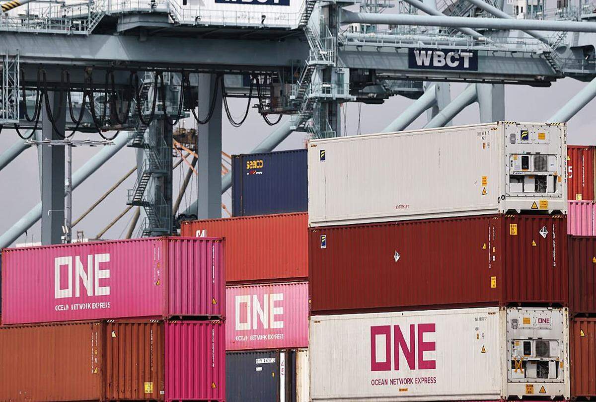 LOS ANGELES, CALIFORNIA - SEPTEMBER 26: A view of shipping containers and cranes at the Port of Los Angeles on September 26, 2025 in Los Angeles, California. President Trump yesterday announced a slew of new tariffs on pharmaceutical products, heavy trucks, kitchen cabinets and upholstered furniture which go into effect on October 1. (Photo by Mario Tama/Getty Images)