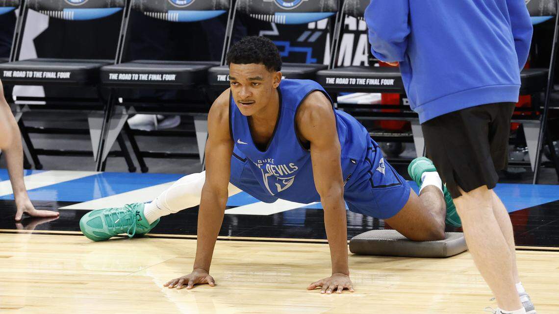 Duke basketball could be whole for St. John’s game. Caleb Foster injury update