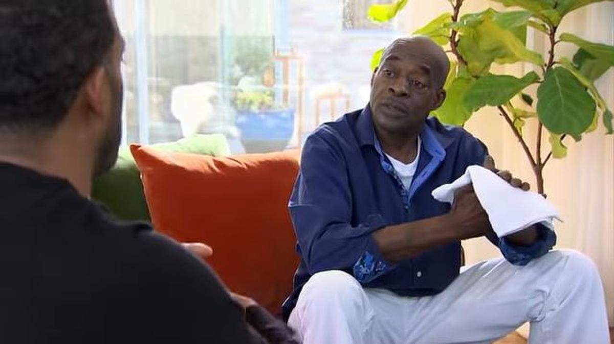 Manny James, right, with his son Matt James, left, on the March 8 episode of “The Bachelor” on ABC.