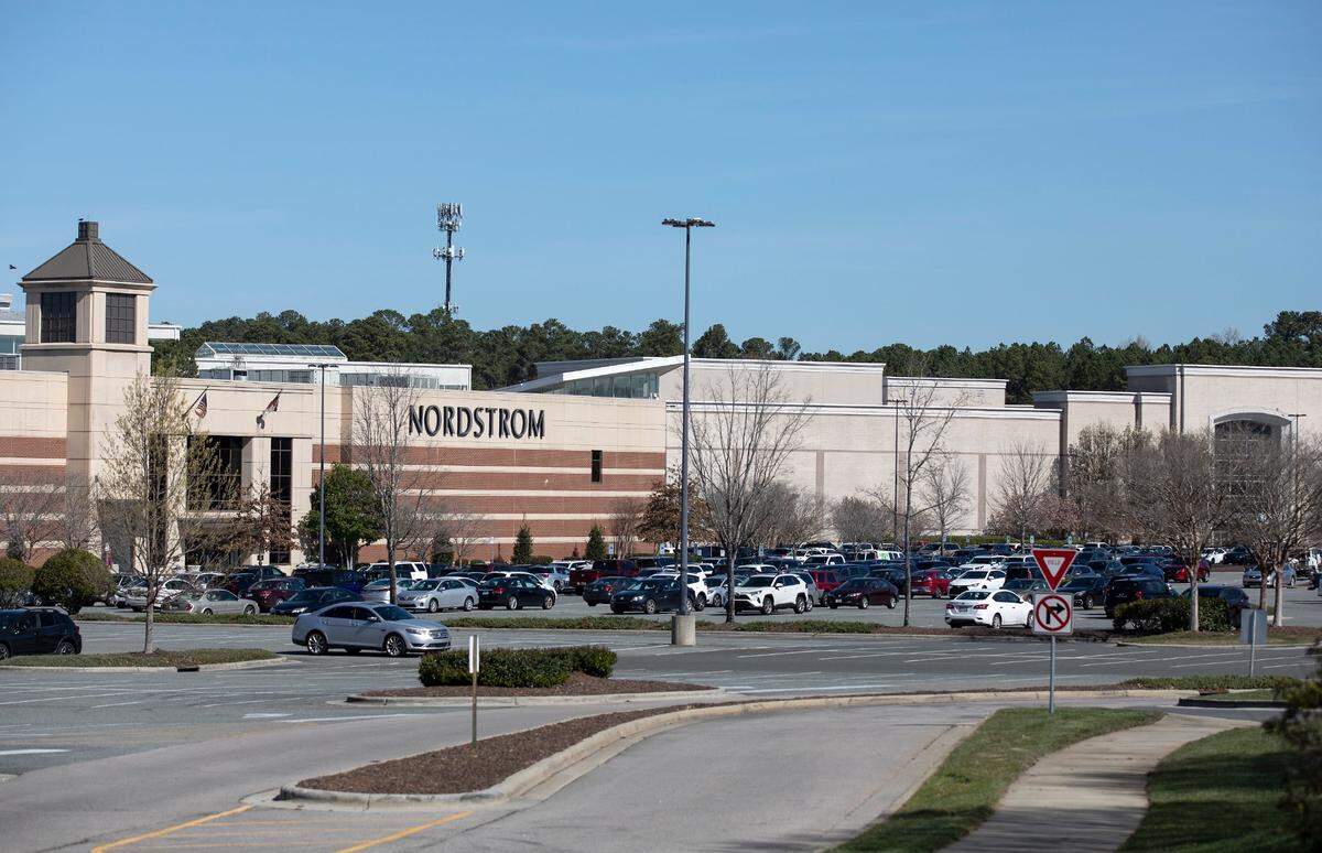 Alo Yoga and Vuori will join several other athleisure brands as tenants of Durham’s The Streets at Southpoint shopping center.