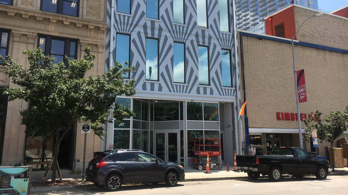 Handbag designer Holly Aiken is returning to Raleigh by joining a downtown boutique