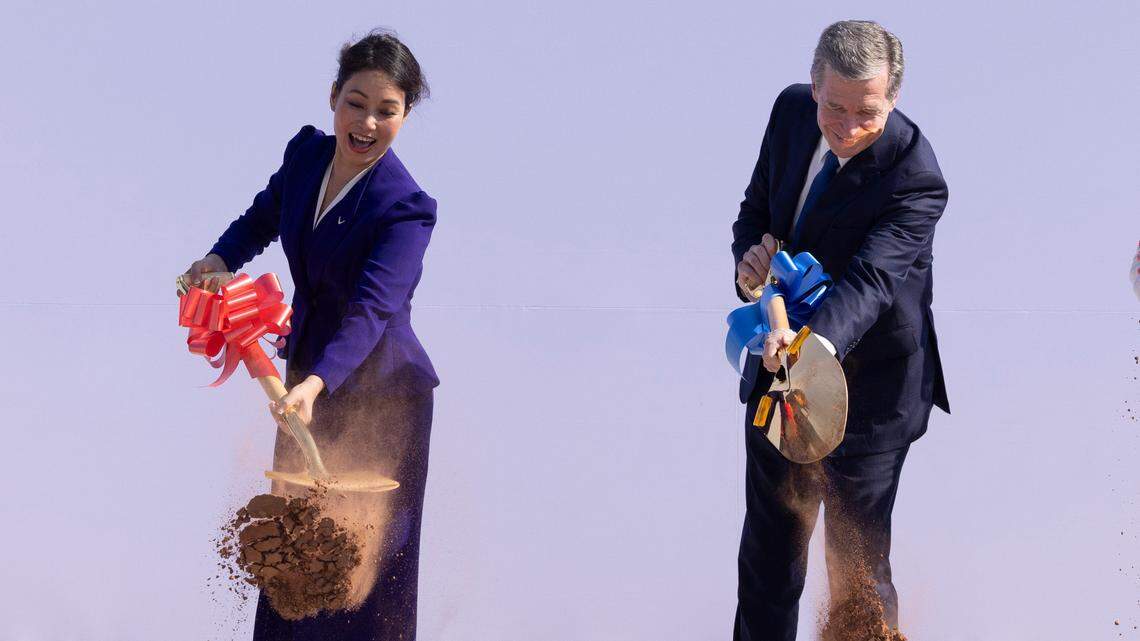 VinFast lobbied Gov. Cooper to advance federal loan bid to avoid ‘further’ NC delays