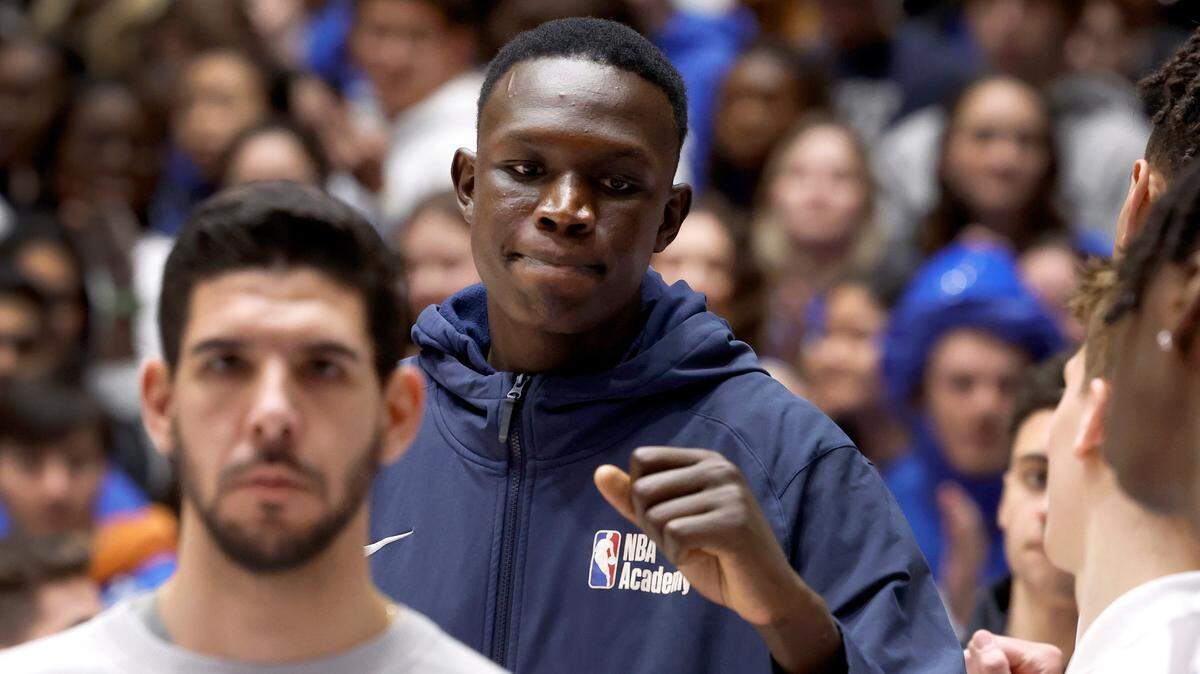 Khaman Maluach walks onto the floor before Duke’s game against Pitt at Cameron Indoor Stadium in Durham, N.C., Saturday, Jan. 20, 2024.