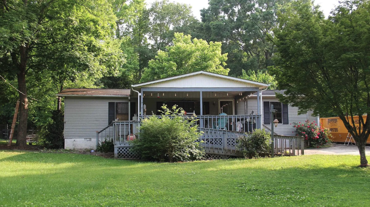 2626 Amos Circle, Raleigh, 27610