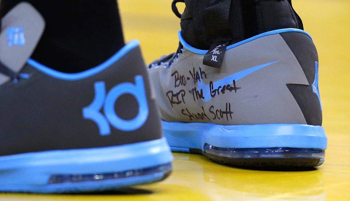 Kevin Durant of the Oklahoma City Thunder had written tribute to ESPN anchor Stuart Scott on his sneaker during their game against the Golden State Warriors on January 5, 2015 in Oakland, California.  
