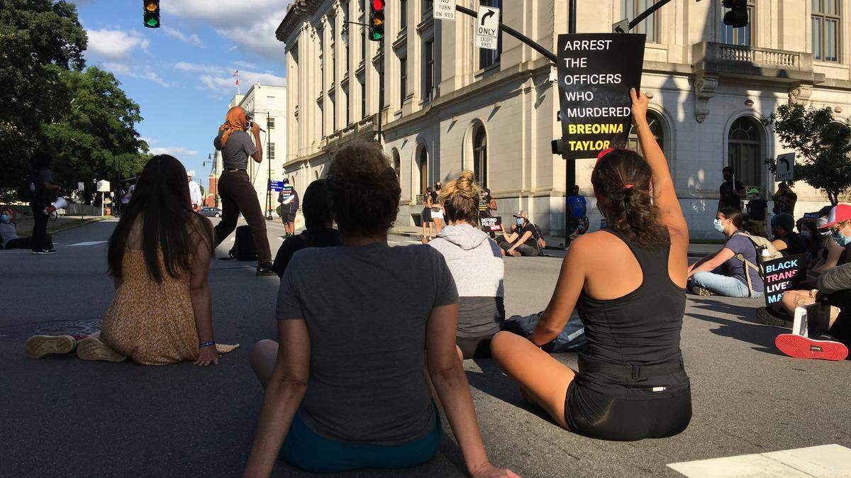 Raleigh Police begin internal investigation after arrests of two protesters