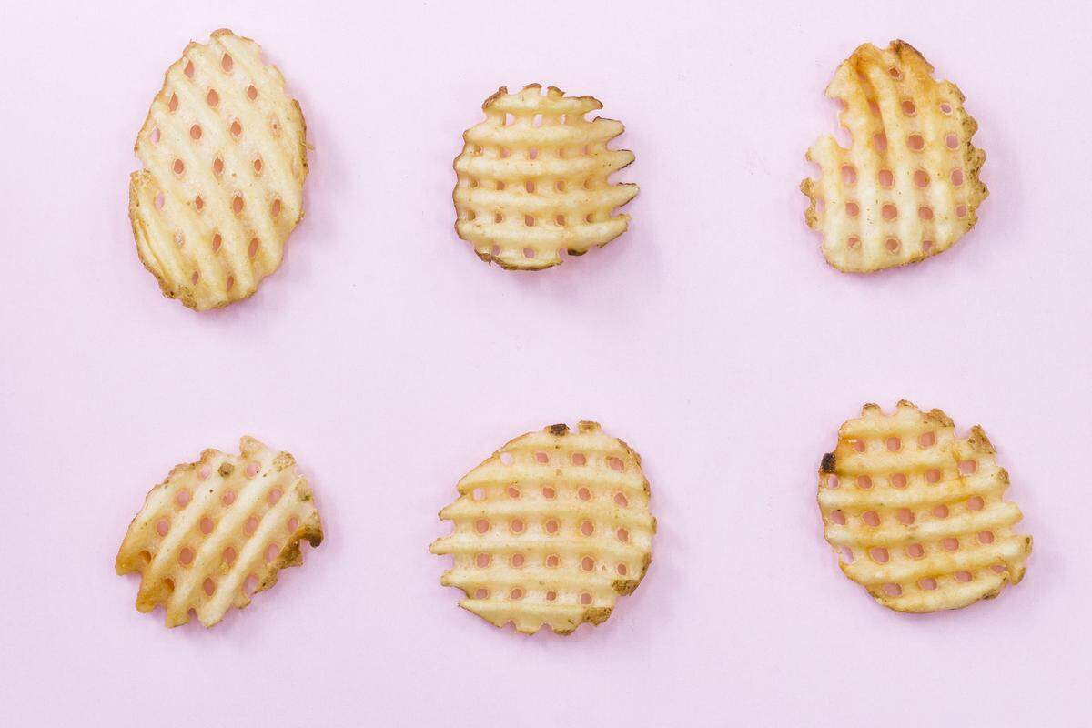 French fries at the Innovation Center at Lamb Weston, in Richland, Wa., May 24, 2018. Lamb Weston, the countrys biggest manufacturer of french fries, wants to create a french fry that stays crispy longer. (Eirik Johnson/The New York Times)
