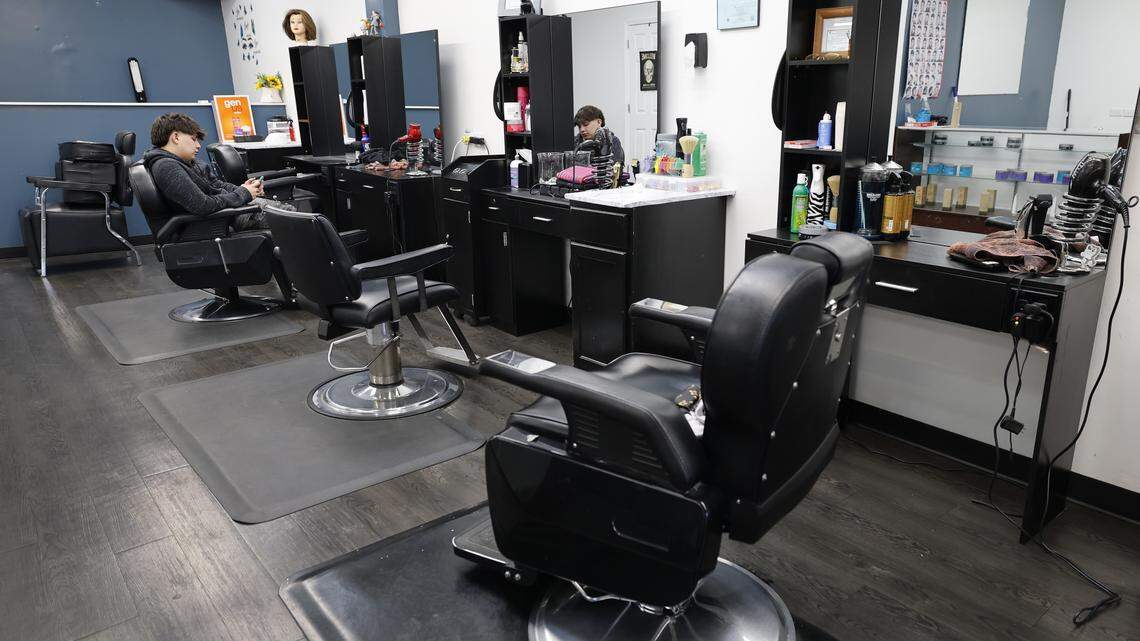 Why this shopping center is a ‘ghost town’ with federal agents in Raleigh