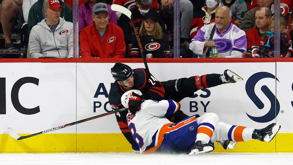 Hurricanes, Islanders switch roles for a night. Why that spelled trouble for Carolina