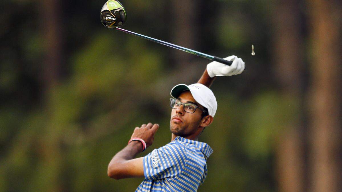 Akshay Bhatia reacts to his tee shot on the 18th hole during the first round of stroke play at the 2019 U.S. Amateur Monday, Aug. 12, 2019.