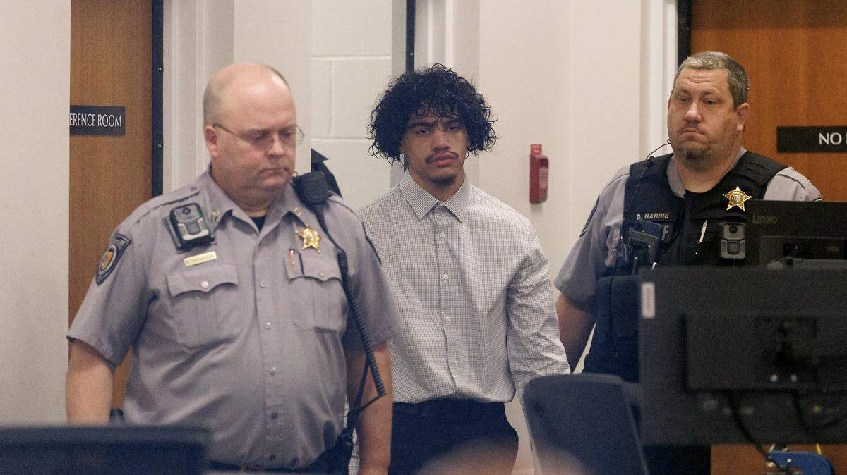 Man accused of killing teens in Orange County claims self-defense as trial starts