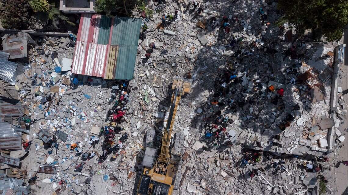 U.S. military sending more air support to help disaster relief mission in Haiti