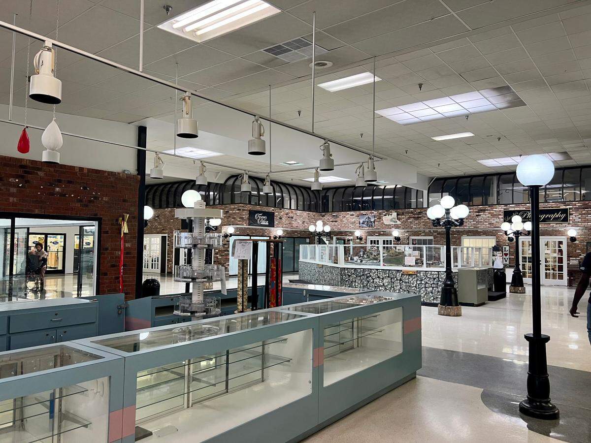 There are fewer businesses operating at Cary’s oldest shopping center including Roses, Northern Tools & Equipment, Grand Asia Market and Deja Vu Thrift.