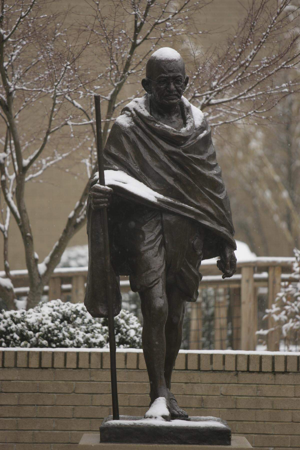 GANDHI2.FE.020107.JEL - RALEIGH - FEBRUARY 1, 2007- This Gandhi statue is new to the courtyard of Exploris in downtown Raleigh.  Staff Photo by Juli Leonard / The News & Observer