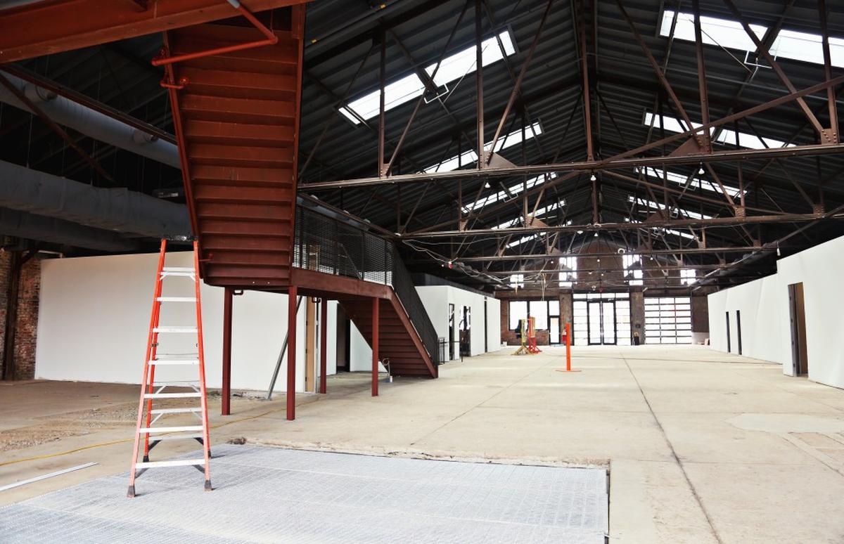 Transfer Co., housed in the historic Carolina Coach Garage and Shop in downtown Raleigh, offers 43,000+ SF of renovated warehouse and newly built space for food producers, makers, vendors and restaurateurs.