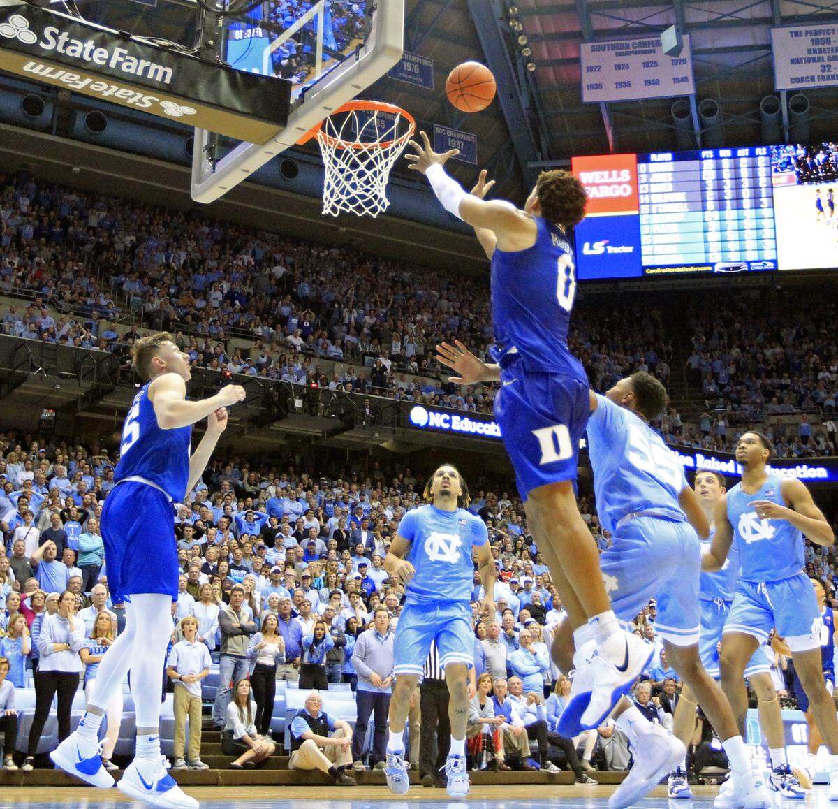 Duke’s Wendell Moore Jr. (0) gets ready to make the last-second shot that gave Duke a 98-96 overtime victory over UNC in Chapel Hill on Feb. 8th.