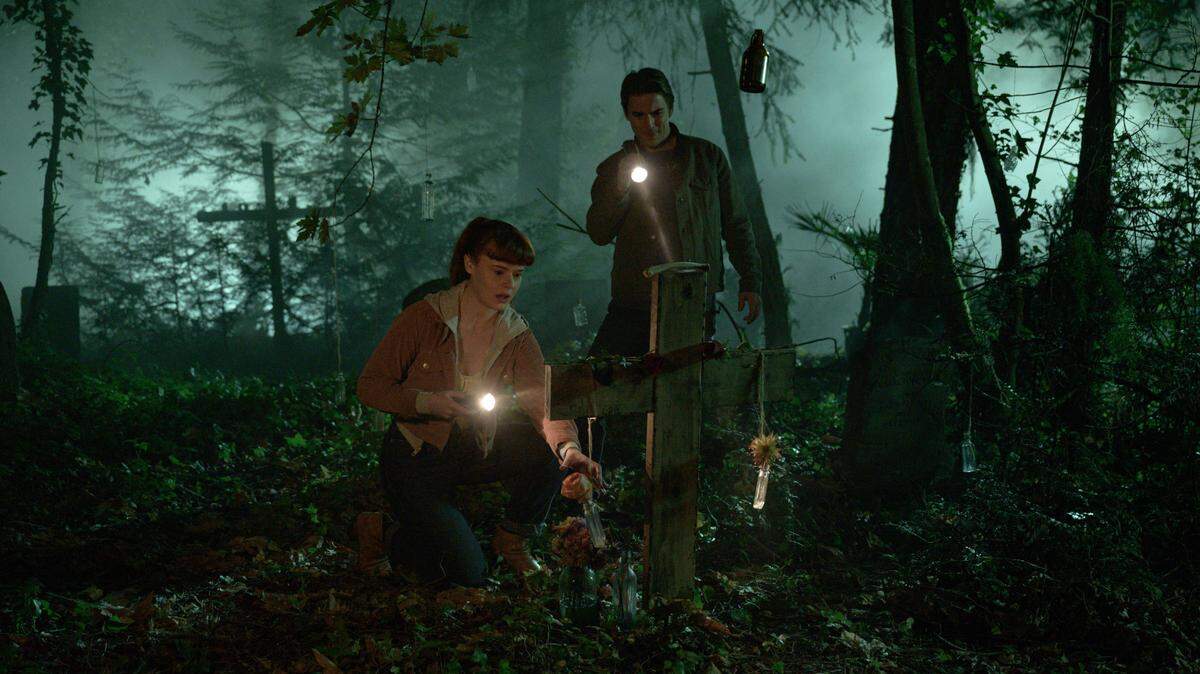 Jennifer Laporte and Evan Roderick in V.C. Andrews’ ”Hidden Jewel” on Lifetime.