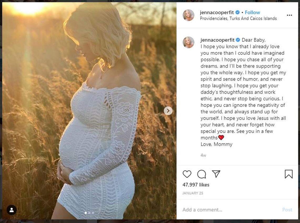 Former “Bachelor” star Jenna Cooper announces her pregnancy on Instagram.