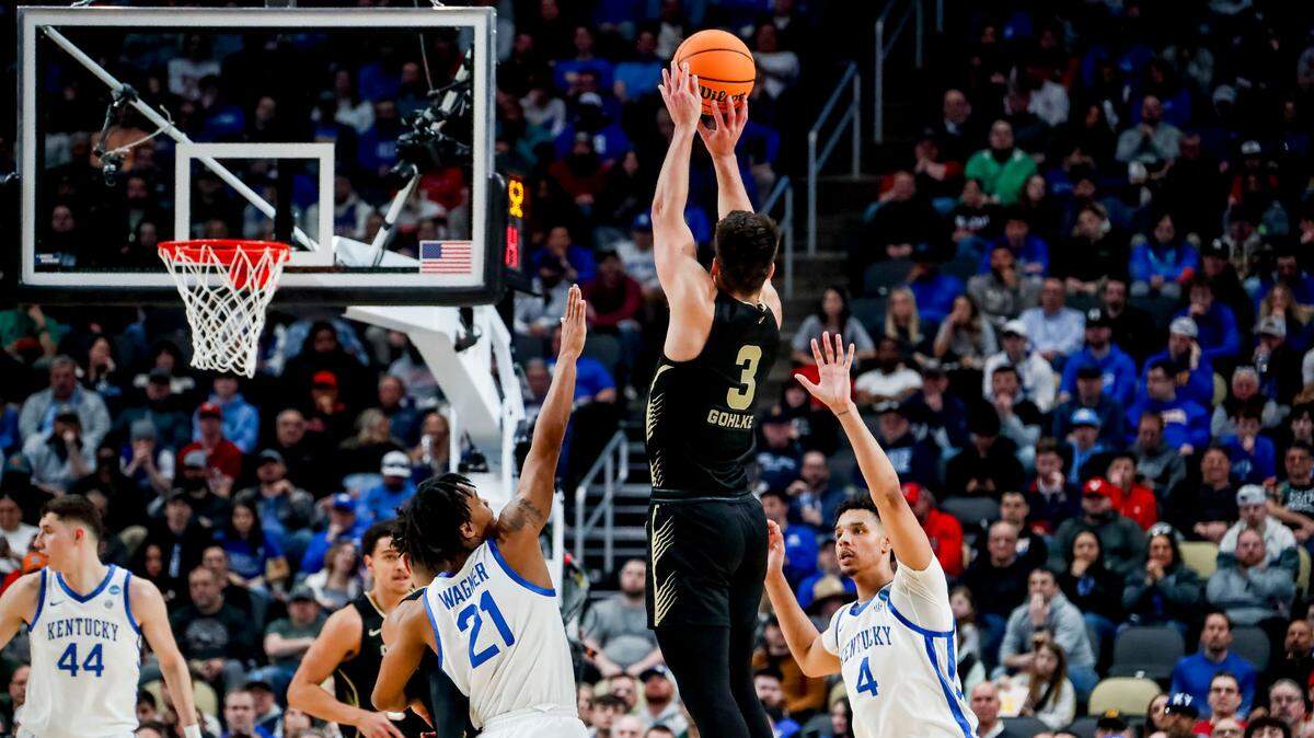 Mar 21, 2024; Pittsburgh, PA, USA; Oakland Golden Grizzlies guard Jack Gohlke (3) shoots the ball in the first round of the 2024 NCAA Tournament at PPG Paints Arena. Mandatory Credit: Charles LeClaire-USA TODAY Sports