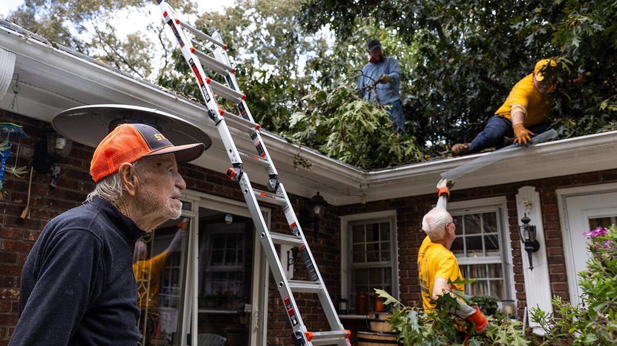 Baptists on Mission among helpers at work in Western NC after Helene devastation