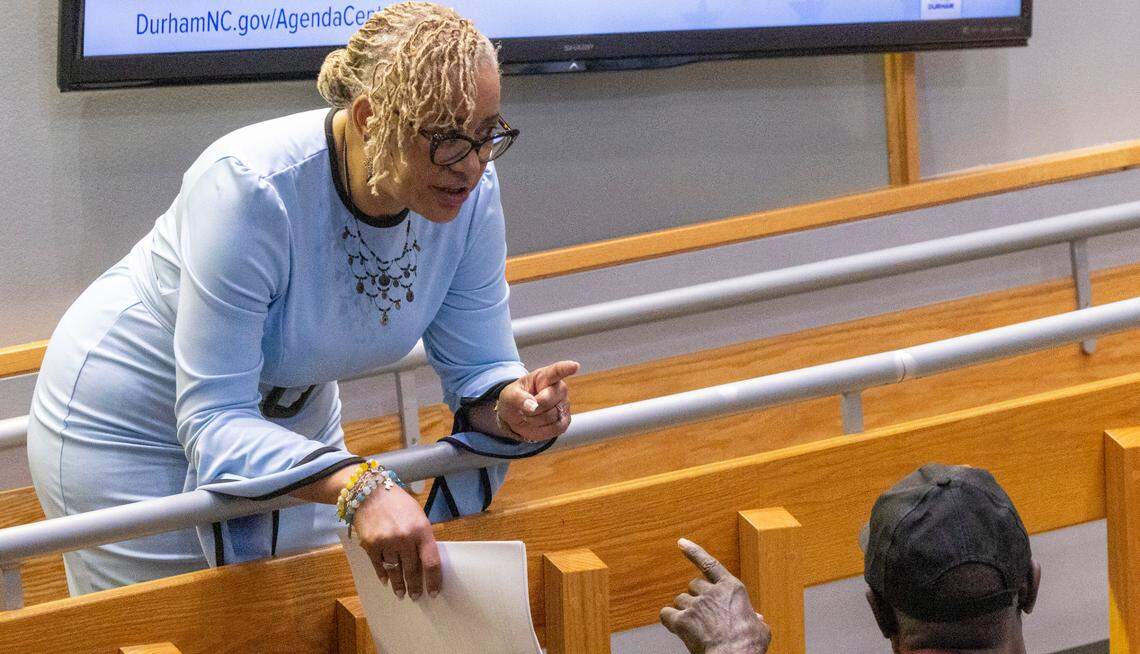 Durham Mayor Elaine O’Neal&nbsp;speaks with a constituent before delivering her State of the City address Monday, April 17, 2023 at Durham City Hall.