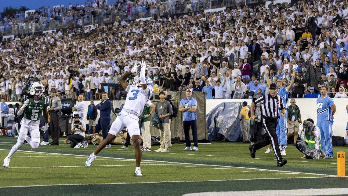 North Carolina wide receiver Chris Culliver (3) pulls in a 51-yard touchdown pass from quarterback Gio Lopez to give the Tar Heels a 7-0 lead over UNC Charlotte in the first quarter on Saturday, September 6, 2025 at Jerry Richardson Stadium in Charlotte, N.C. 